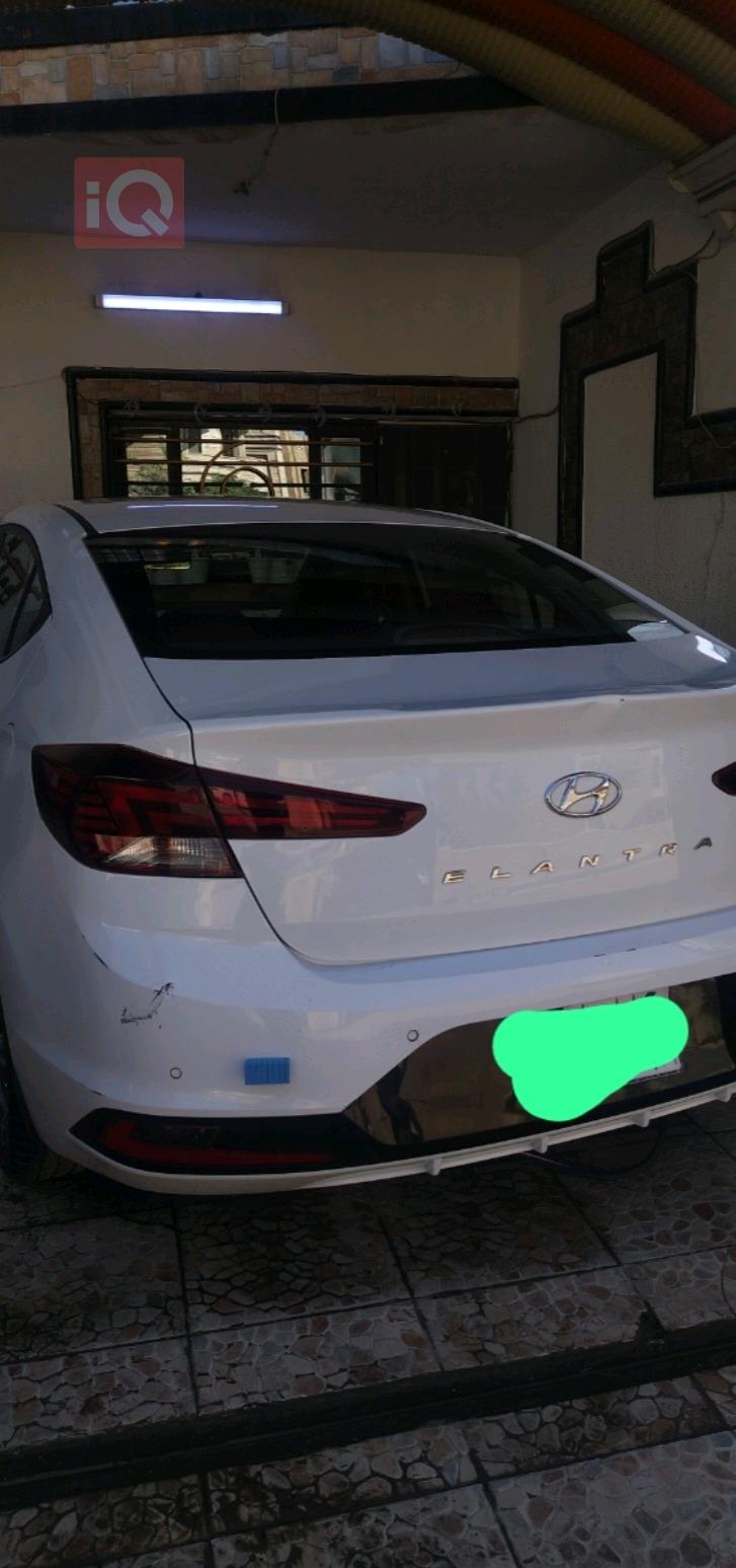 هیوندای ئەلەنترا